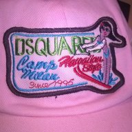 поръчана-Dsquared-new-маркова и нова шапка-швеицария, снимка 2 - Шапки - 14785700
