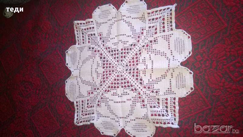 Ново ръчно плетено каре, снимка 1