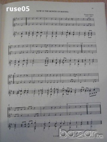 Книга"Reneszánsz táncok két fuvolára és gitárra-Benkő"-24стр, снимка 4 - Специализирана литература - 15846686
