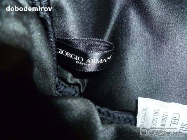 Нова чанта/клъч кадифе Giorgio Armani Velvet Black Wristlet оригинал, снимка 5 - Чанти - 12744741