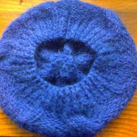 Ръчно плетени дамски шапки - барети, снимка 2 - Шапки - 13392962