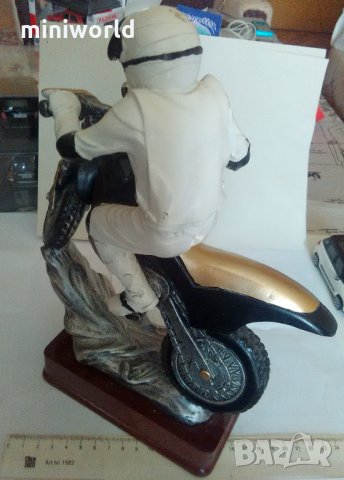 Статуя смолна, височина 28 см ширина на основата 15 см., снимка 5 - Колекции - 24966194