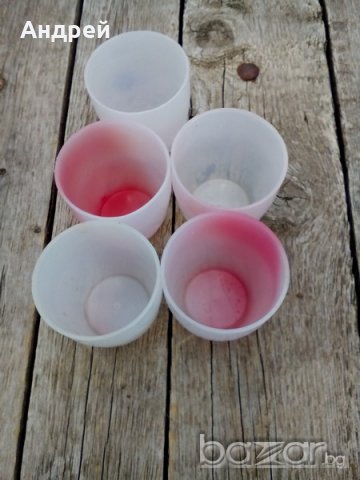 Пластмасови чаши, снимка 3 - Антикварни и старинни предмети - 18640125