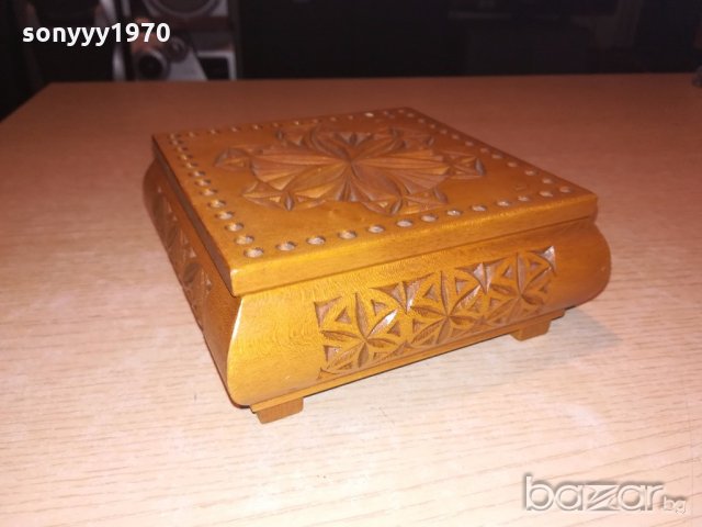 ретро дървена кутия с дърворезба-15х15х7см-внос швеицария, снимка 8 - Колекции - 20121652