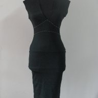 Супер луксозна и елегантна черна рокля размер С, снимка 3 - Рокли - 10897263