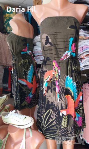 Рокличка в зелено с папагали и деколте тип бюстие, снимка 1