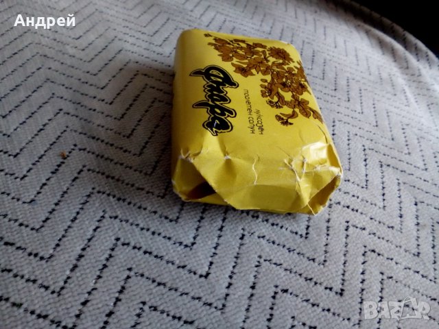 Стар сапун Флора, снимка 5 - Антикварни и старинни предмети - 25410206