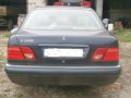 Само на части Mercedes-Benz E 280, снимка 2