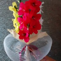 Цветя от хартия-гладиоли, снимка 3 - Изкуствени цветя - 24675921