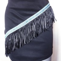 Черна къса пола с ресни С/М, снимка 1 - Поли - 24706748