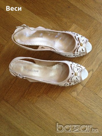 Сандали с пеперуди, снимка 3 - Дамски ежедневни обувки - 19501141