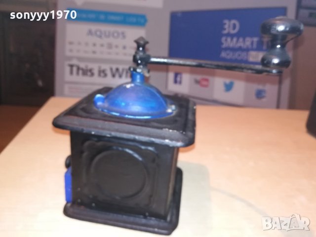 метална ретро мелница-17х13х13см-внос швеицария, снимка 2 - Колекции - 21517983