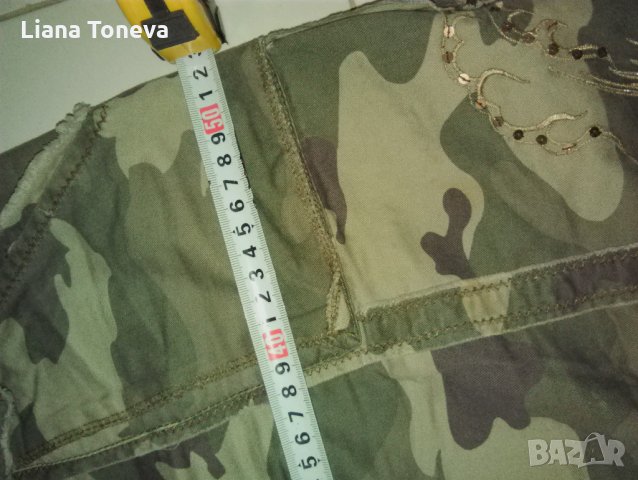 камуфлажен кьс панталон с бродерия, снимка 5 - Къси панталони и бермуди - 25285839