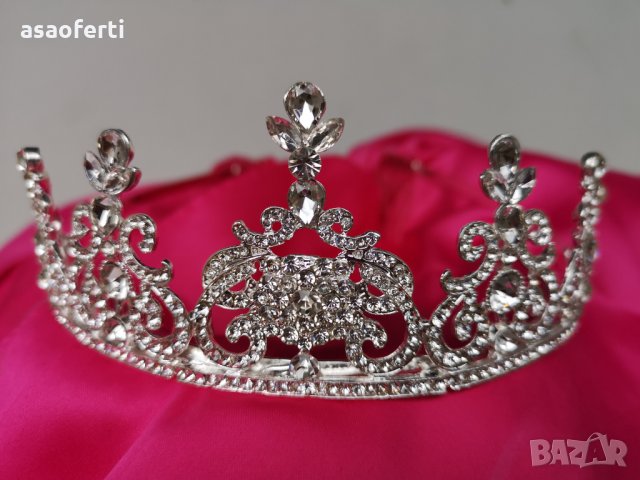 Красива Луксозна корона за глава с множество нежни кристали🤩💃😍 , снимка 2 - Аксесоари за коса - 25982883