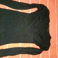  2 черни блузки,Размер М,едната е с ламе,много красива,другата е подарък.Цена-15лв., снимка 3 - Блузи с дълъг ръкав и пуловери - 19858627