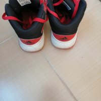 Червени кецове Adidas, снимка 3 - Детски маратонки - 24799209