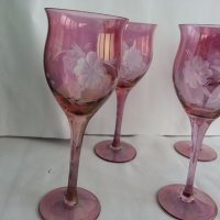  кристални чаши  цветен кристал гравиран, снимка 11 - Антикварни и старинни предмети - 20061877