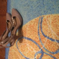 Красиви обувки, снимка 2 - Дамски обувки на ток - 24312228