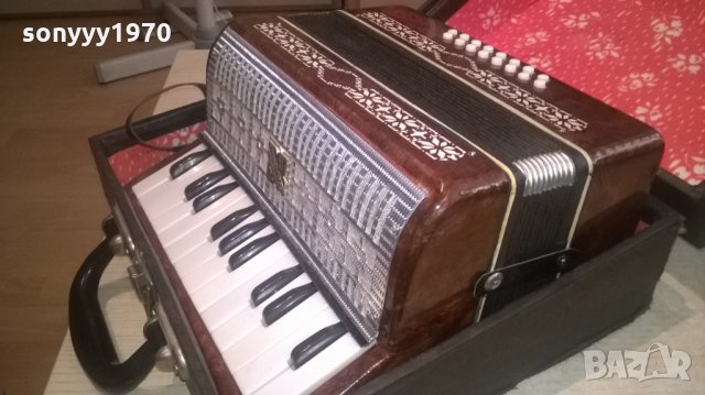 руски акордеон с куфар, снимка 2 - Акордеони - 26182020