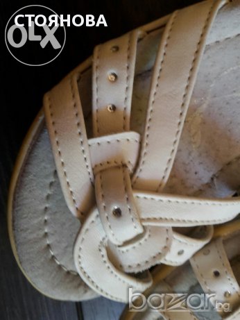Бели сандалки 31 номер, снимка 3 - Детски сандали и чехли - 10964763