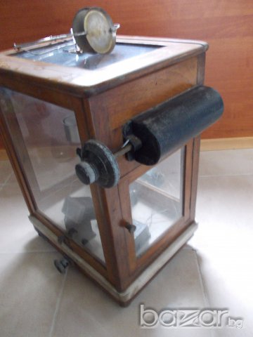 Аналитична везна , снимка 3 - Антикварни и старинни предмети - 13808042