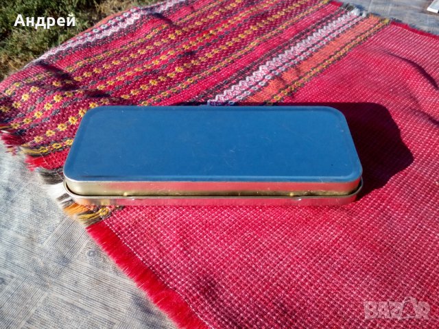 Стара метална кутия #3, снимка 2 - Антикварни и старинни предмети - 22889021