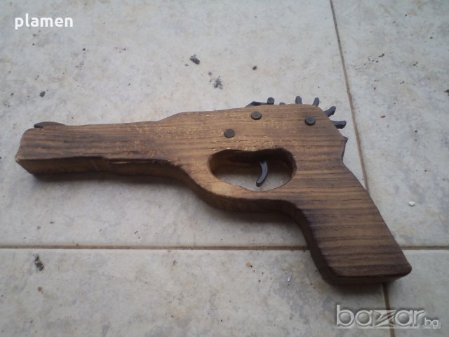Дървен пистолет
