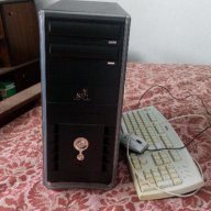 Настолен компютър + мишка и клавиатура, снимка 2 - За дома - 13476125