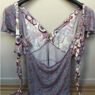 Дамска блуза BENETTON оригинал, size М, интересен модел с леко гол гръб, връзване отзад, мн.запазена, снимка 3 - Тениски - 11118058