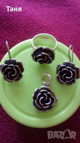 Сребърен комплект -рози