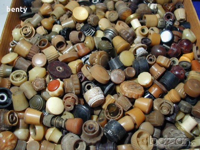 КУПУВАМ всякакви копчета(врътки) за потенциометри и радиоприемници, снимка 3 - Антикварни и старинни предмети - 18275426