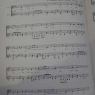 Книга "French Renaissance Songs for voice and guitar"-28стр, снимка 2 - Специализирана литература - 15845775