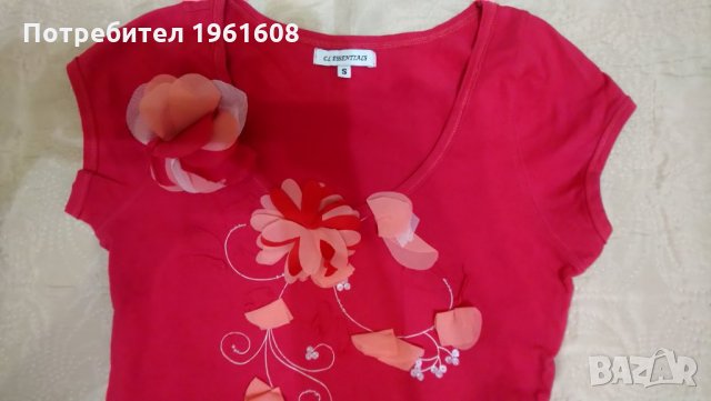 Червена блуза с цветя, снимка 2 - Тениски - 25692352