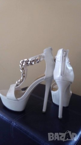 Бежеви сандали със златисто на висок ток, снимка 5 - Дамски елегантни обувки - 24918416