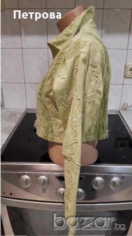 Дамско късо яке Л рр., снимка 4 - Якета - 14209471