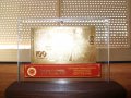 Сувенири 100 лева златни банкноти в стъклена поставка, основа от дърво + сертификат, снимка 11