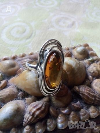 Старинен   сребърен пръстен масивен с естествен кехлибар, снимка 1