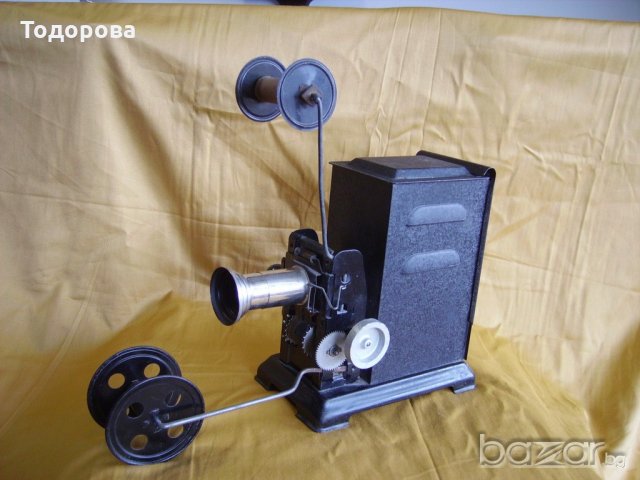 Кинопроектор от периода на нямото кино, снимка 8 - Антикварни и старинни предмети - 20411635