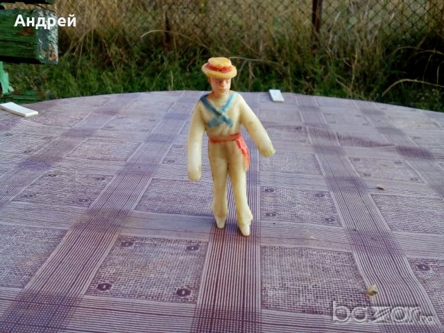 Играчка,човече