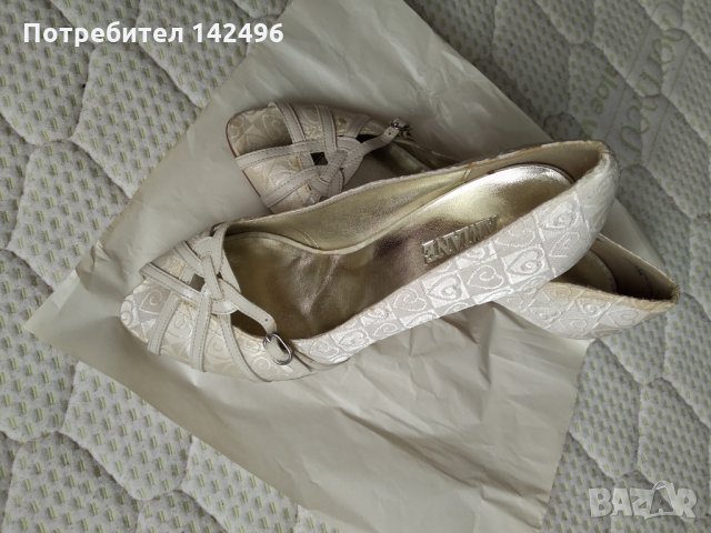 Сватбени обувки на сърчица, снимка 2 - Дамски обувки на ток - 23122833