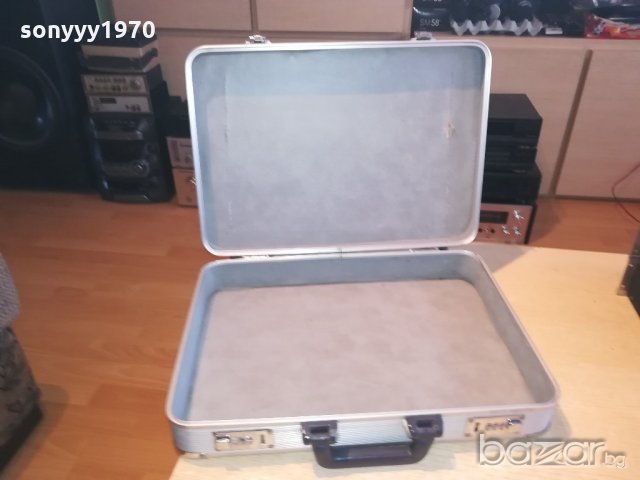 немски алуминиев куфар с код-45х32х10см-внос швеицария, снимка 2 - Куфари - 20629625