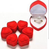 червено сърце от кадифе плюш кутийка за пръстен бижу подарък рожден ден Свети Валентин кутия, снимка 2 - Други - 24256207