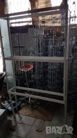 Витрина,стелаж -алуминиев