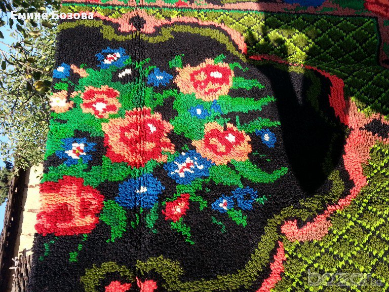 продавам вълнени,ръчно тъкани китеници , снимка 1