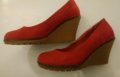 Дамски червени обувки, снимка 1 - Дамски ежедневни обувки - 20864880