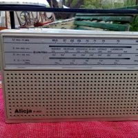 Старо радио,радиоприемник UNITRA ALICJA, снимка 2 - Антикварни и старинни предмети - 25575224