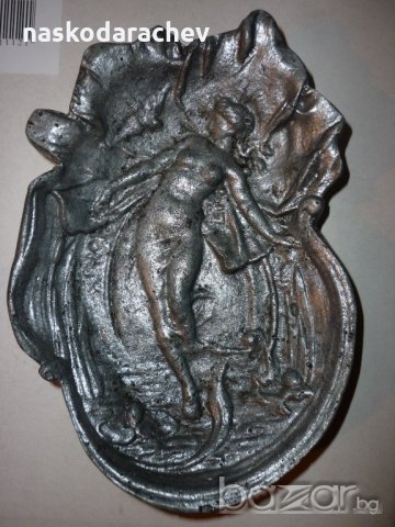 Лят алуминиев пепелник с девойка, снимка 8 - Антикварни и старинни предмети - 20625519