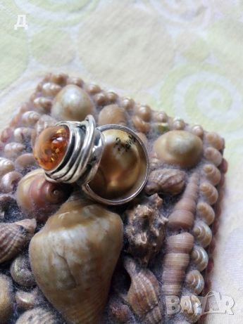 Старинен   сребърен пръстен масивен с естествен кехлибар, снимка 3 - Пръстени - 22852897