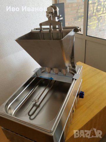 Продавам машина за казанлъшки понички, снимка 3 - Обзавеждане за заведение - 21714401