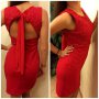 червена рокля с ефектен гръб
